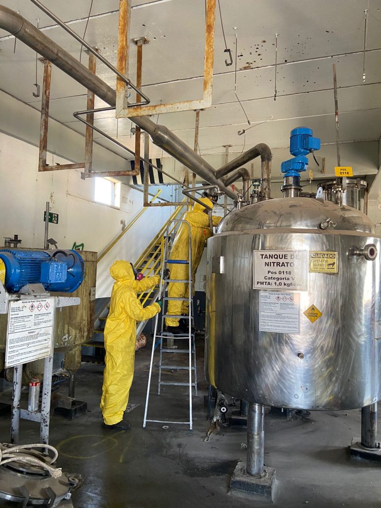 Desativação industrial com desmontagem e gestão de resíduos em Americana